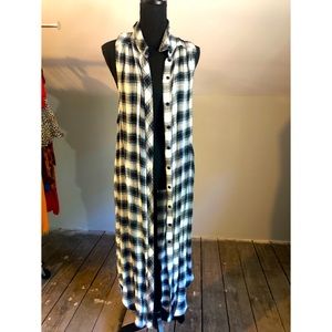 Plaid maxi button-up